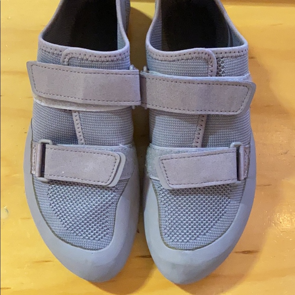 Black diamond women’s climbing shoes and harness